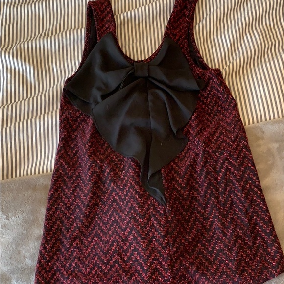 Glittery maroon chevron tank - Picture 2 of 2